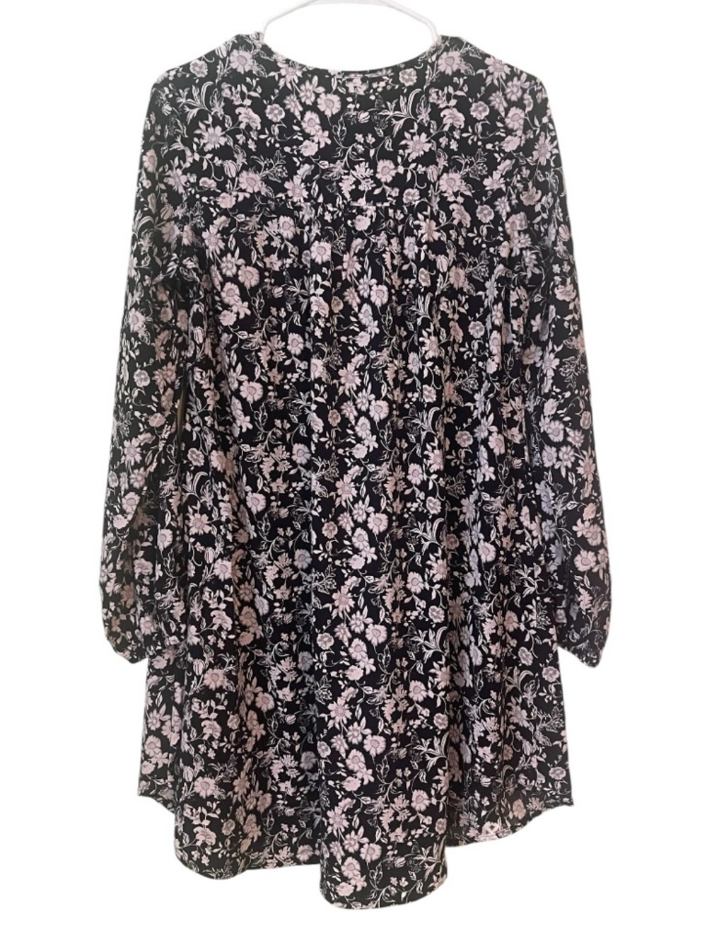 Dokotoo relaxed babydoll style black and white floral dress. Size medium GUC - Picture 5 of 8